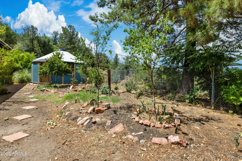 025_Outdoor Space