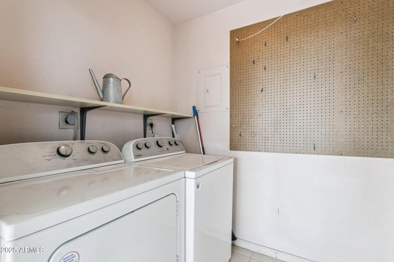 28-web-or-mls-4200-n-miller-rd-220