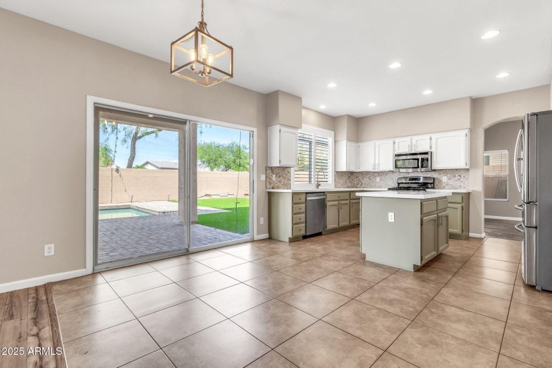 634 W Juanita Ave-10