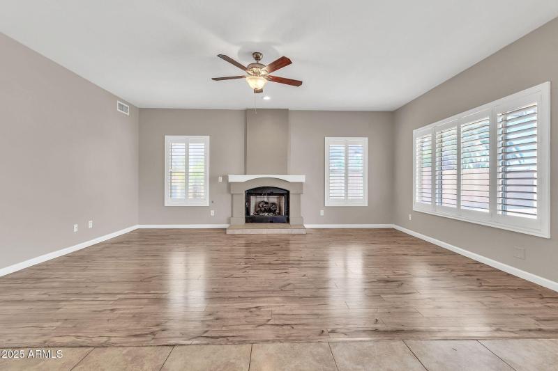 634 W Juanita Ave-11