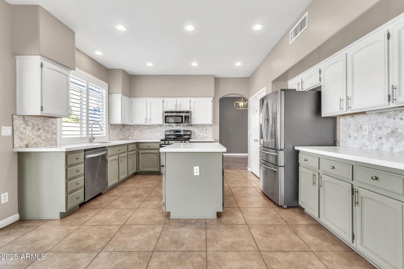 634 W Juanita Ave-18