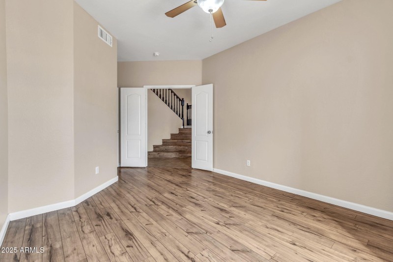 634 W Juanita Ave-32