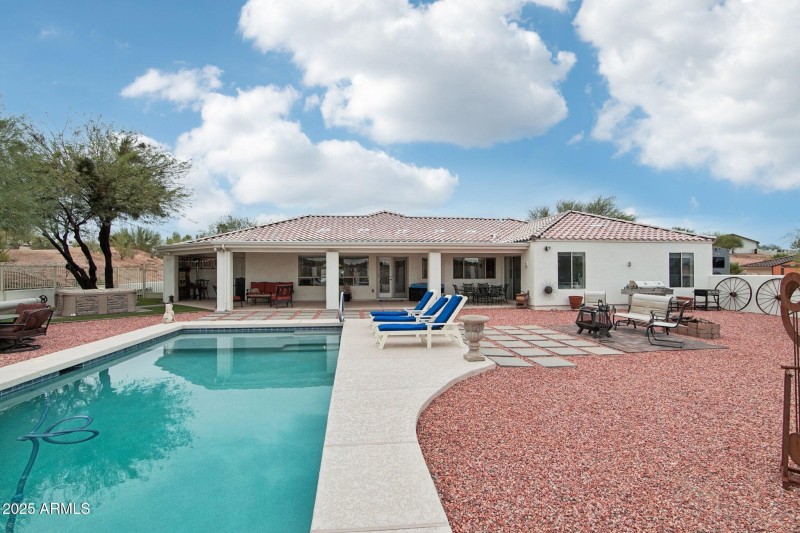 Pool, hot tub and more!