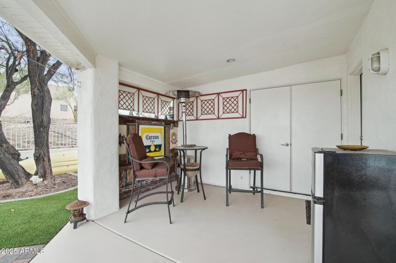 Direct entry to half bath