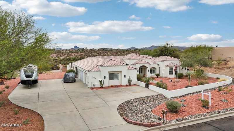 Look at all that Parking!!!