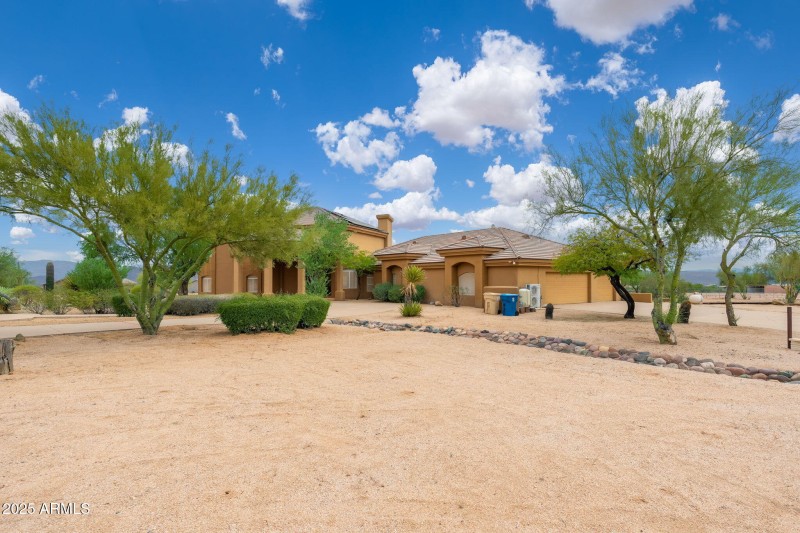 17047 E Dixileta Dr - 05