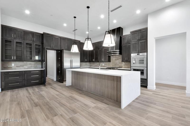 6107 E Lone Mountain