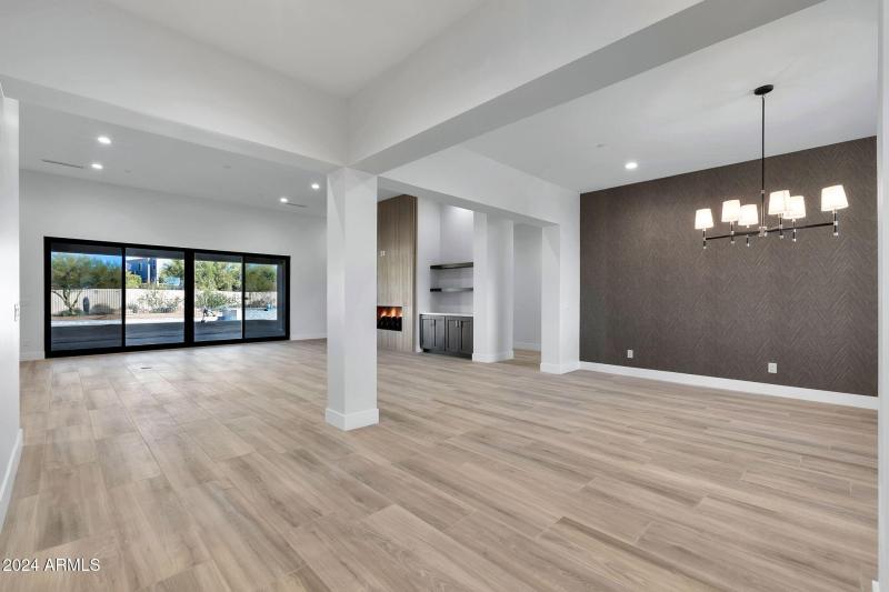 6107 E Lone Mountain