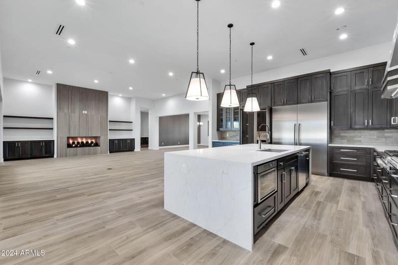 6107 E Lone Mountain