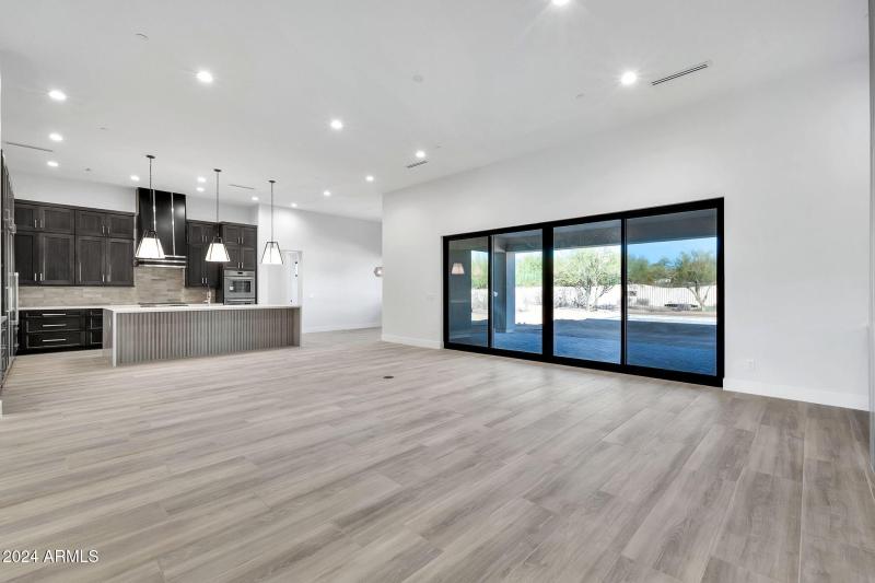6107 E Lone Mountain