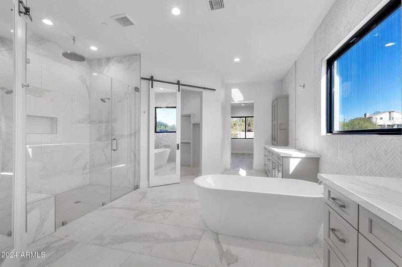 6107 E Lone Mountain