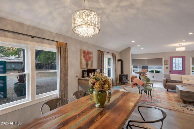 Bungalow_Dining 2