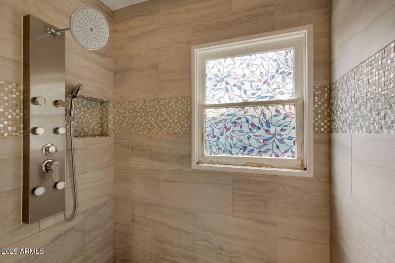 Bungalow_Shower