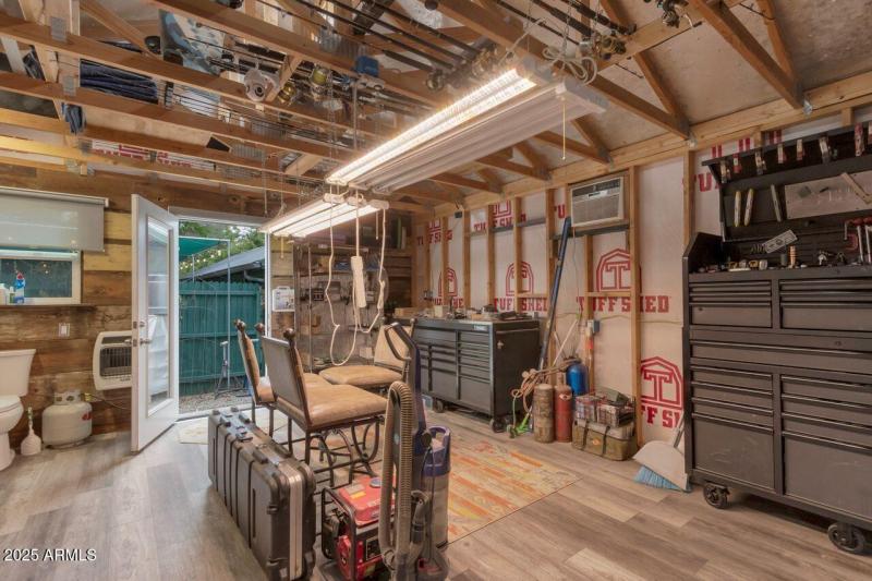 Workshop_Interior