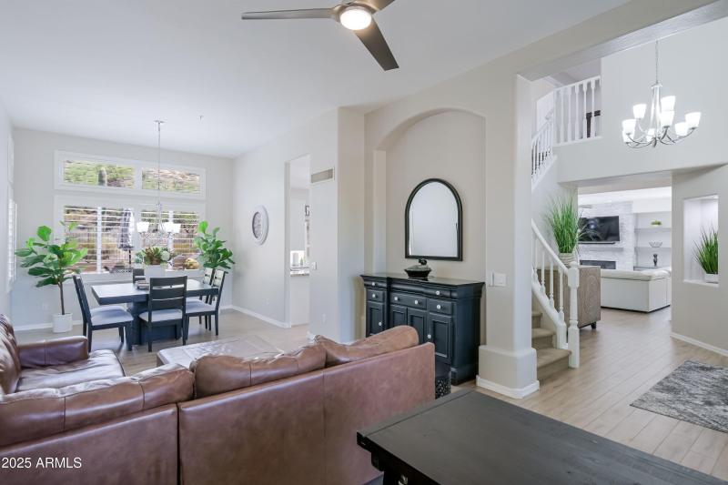 Neutral Eathtones Throughout