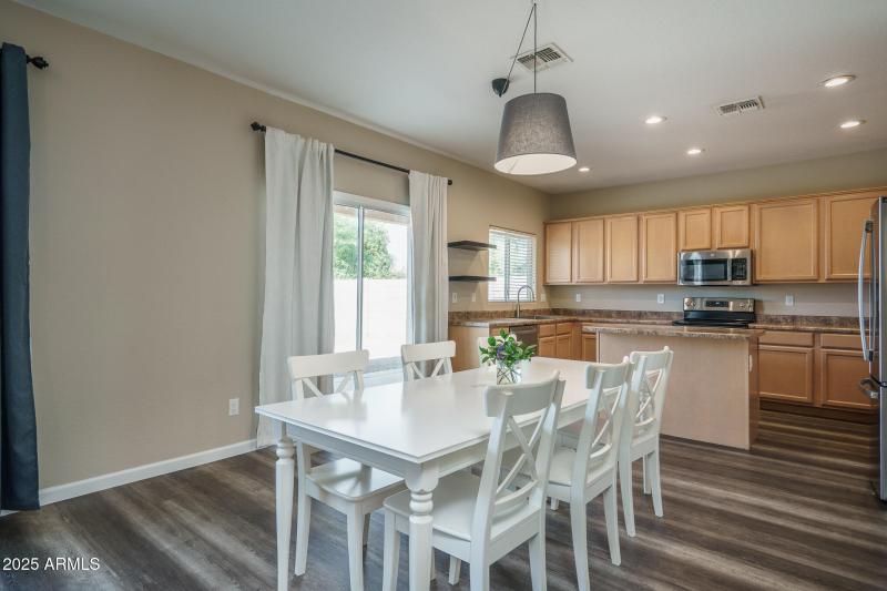 8) KITCHEN