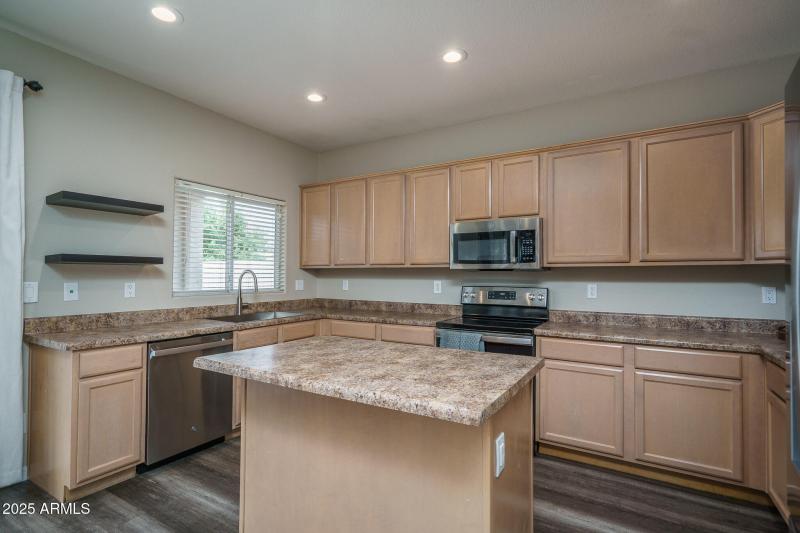 11) KITCHEN