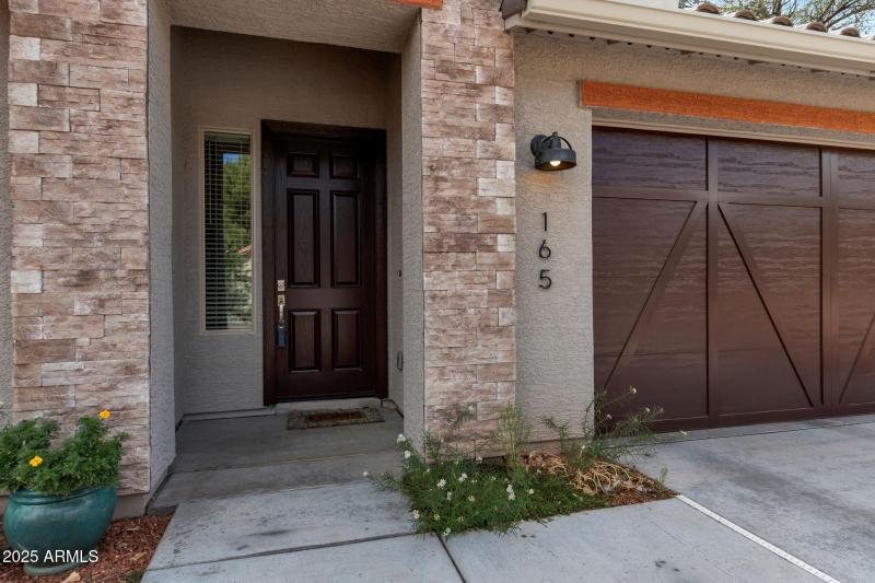 Exterior_Entry