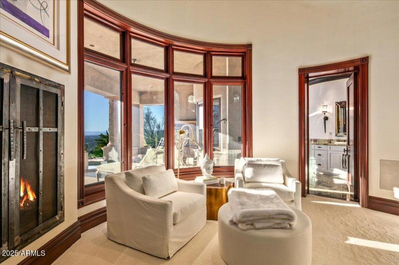 47-Primary Sitting Area