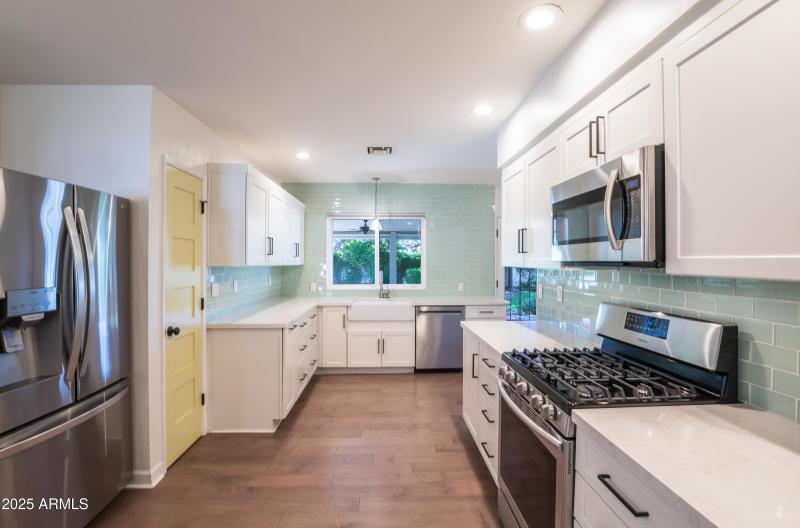 4546 E Cambridge-5