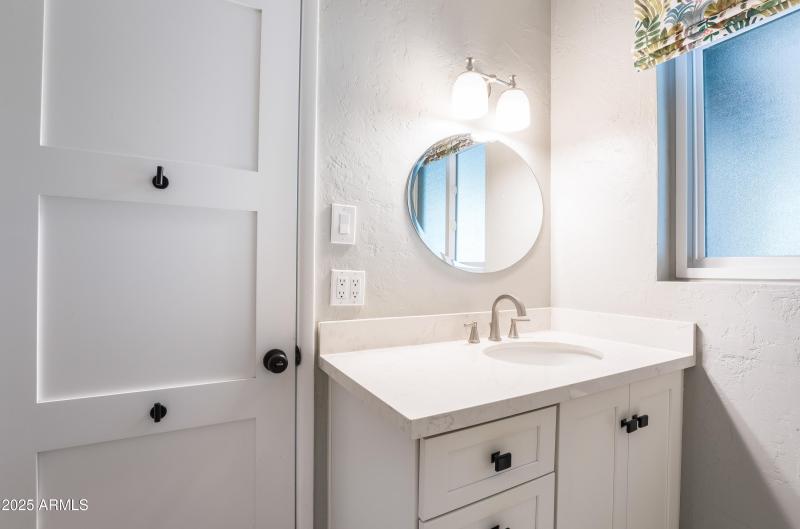 4546 E Cambridge-11