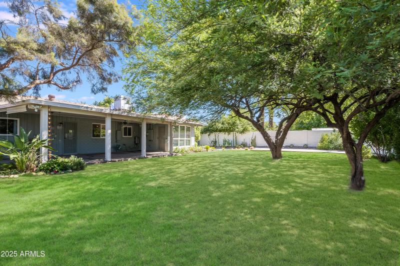 4546 E Cambridge-15