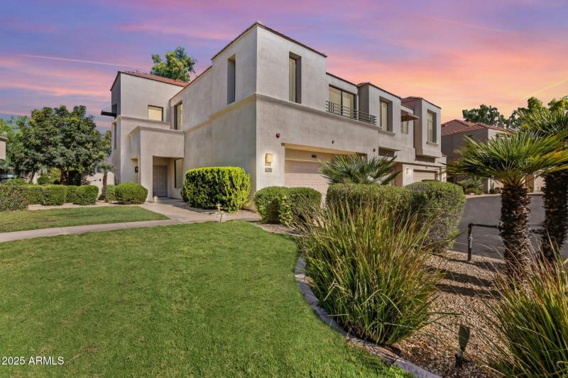 1-web-or-mls-8989 N Gainey Center Dr 114