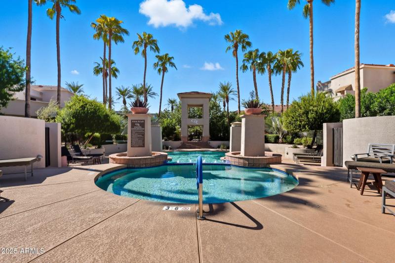 92-web-or-mls-8989 N Gainey Center Dr 11