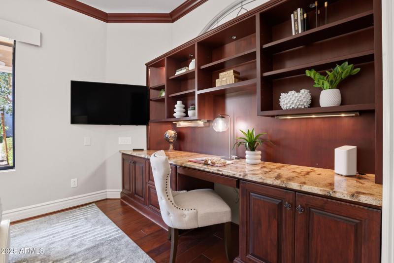 42-web-or-mls-8989 N Gainey Center Dr 11