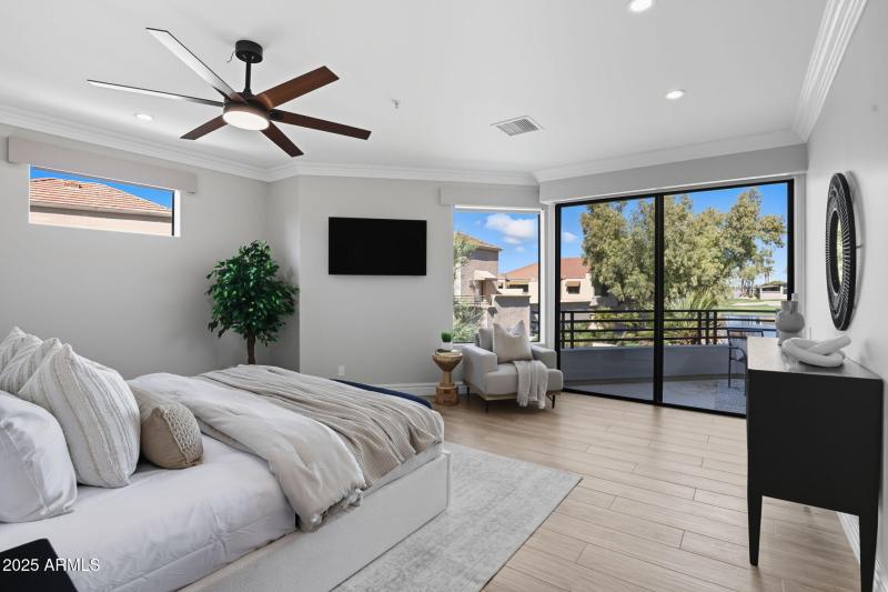 65-web-or-mls-8989 N Gainey Center Dr 11