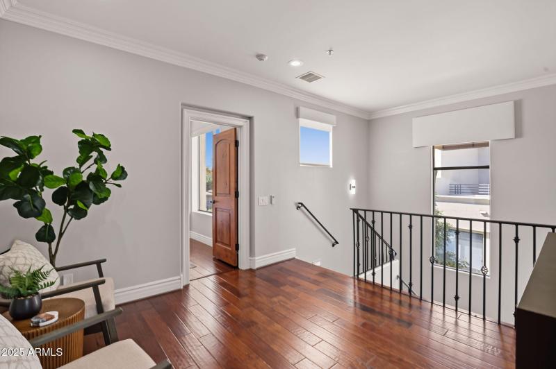 53-web-or-mls-8989 N Gainey Center Dr 11