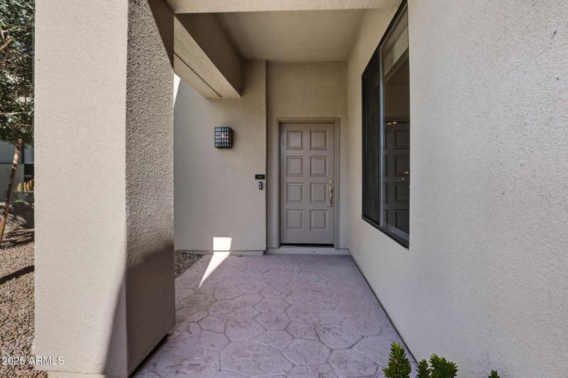 5-web-or-mls-8989 N Gainey Center Dr 114