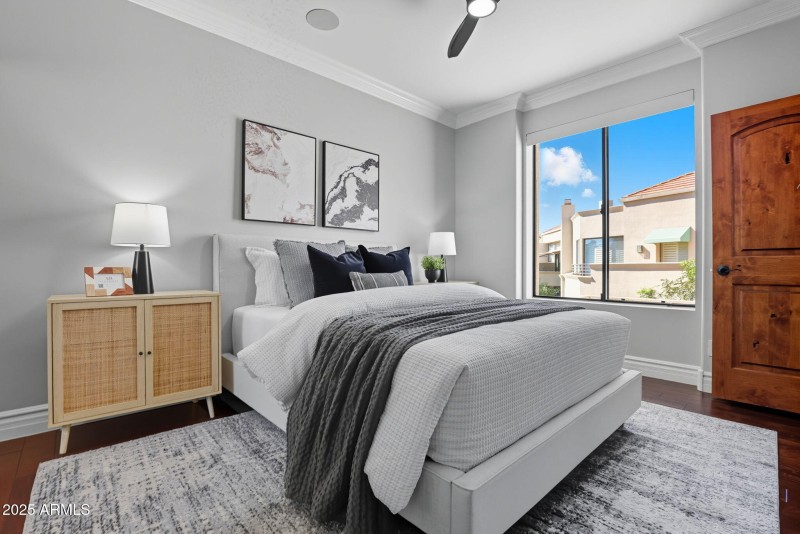 57-web-or-mls-8989 N Gainey Center Dr 11