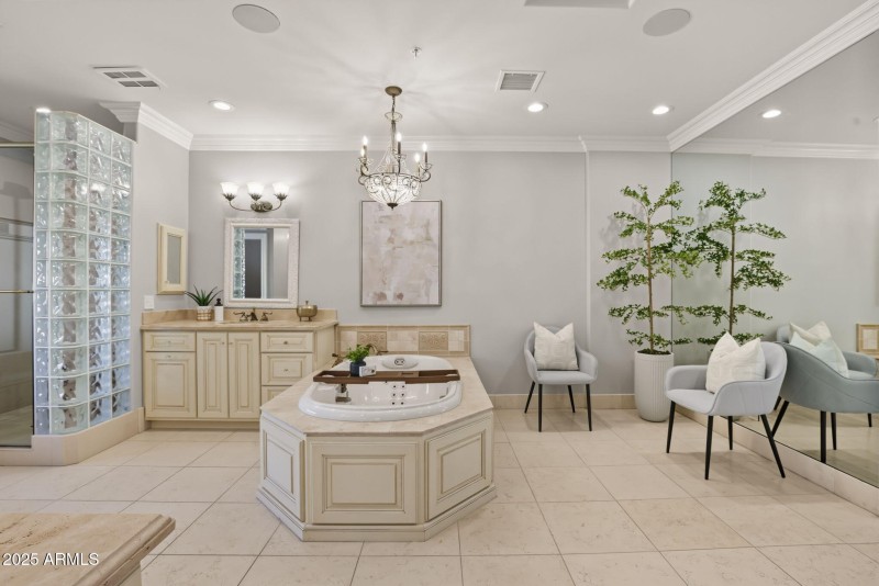 73-web-or-mls-8989 N Gainey Center Dr 11
