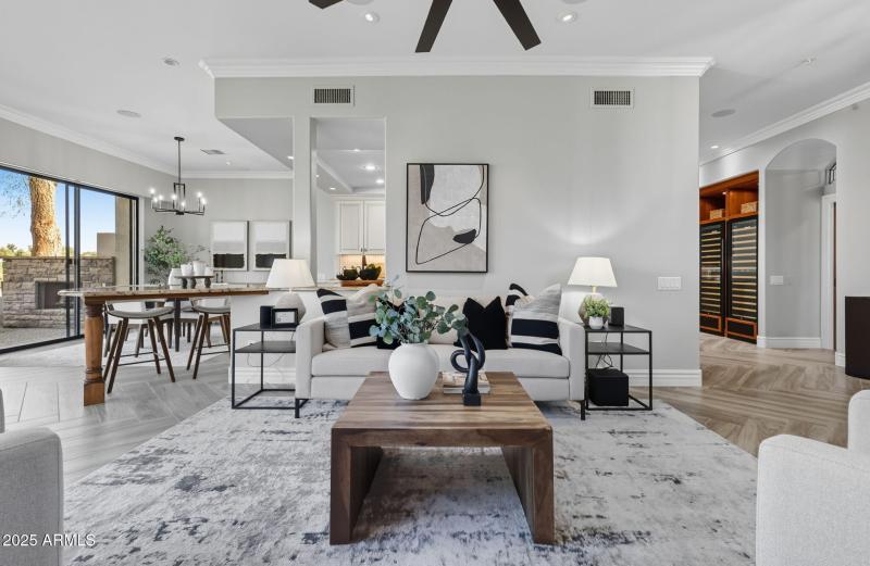 16-web-or-mls-8989 N Gainey Center Dr 11