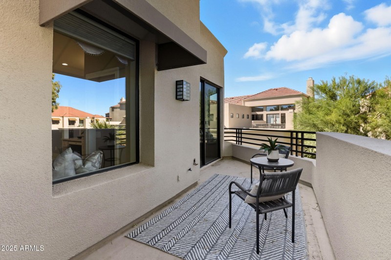 72-web-or-mls-8989 N Gainey Center Dr 11