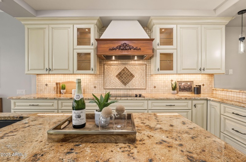 33-web-or-mls-8989 N Gainey Center Dr 11
