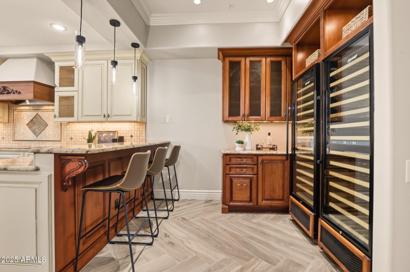 38-web-or-mls-8989 N Gainey Center Dr 11