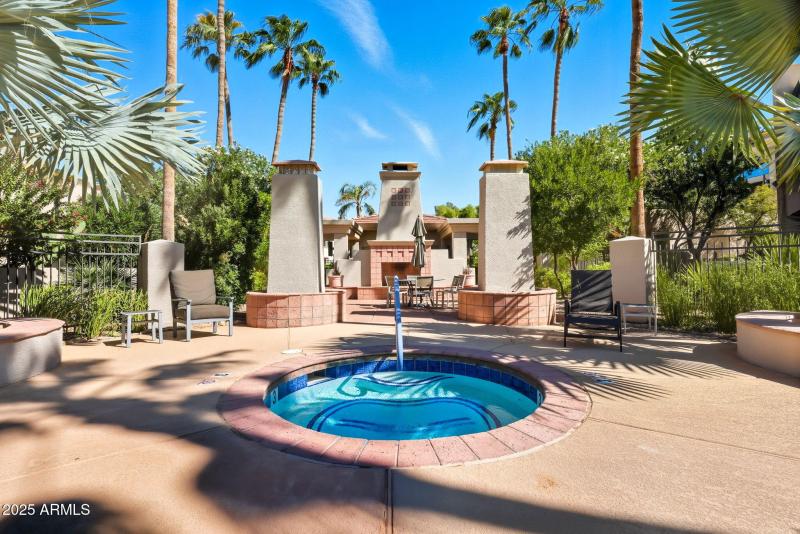 95-web-or-mls-8989 N Gainey Center Dr 11