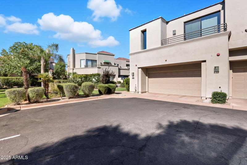 3-web-or-mls-8989 N Gainey Center Dr 114