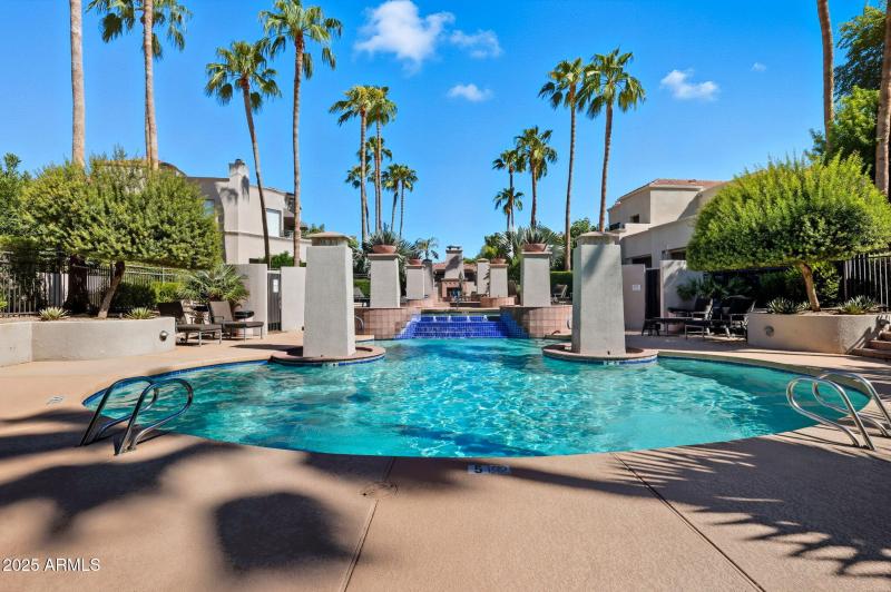 93-web-or-mls-8989 N Gainey Center Dr 11