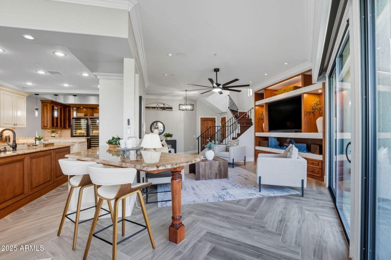 14-web-or-mls-8989 N Gainey Center Dr 11