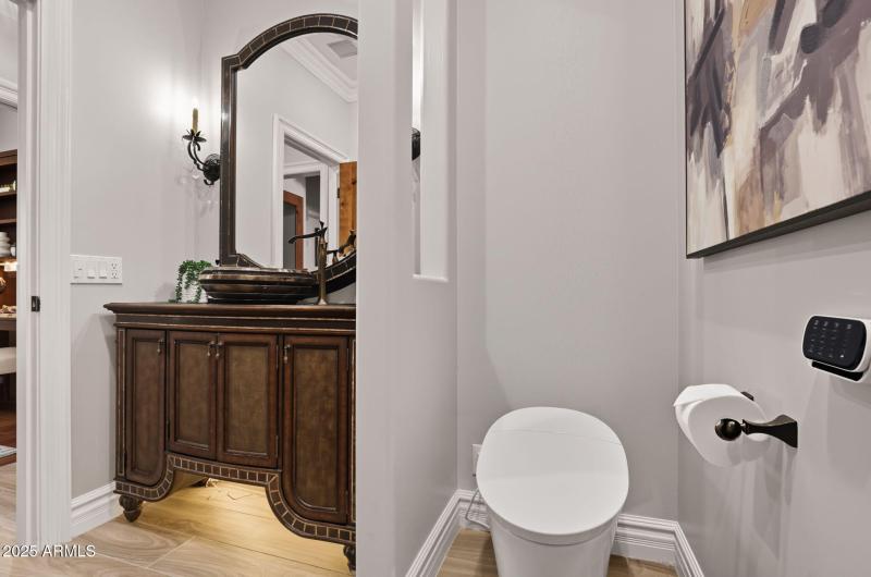 48-web-or-mls-8989 N Gainey Center Dr 11