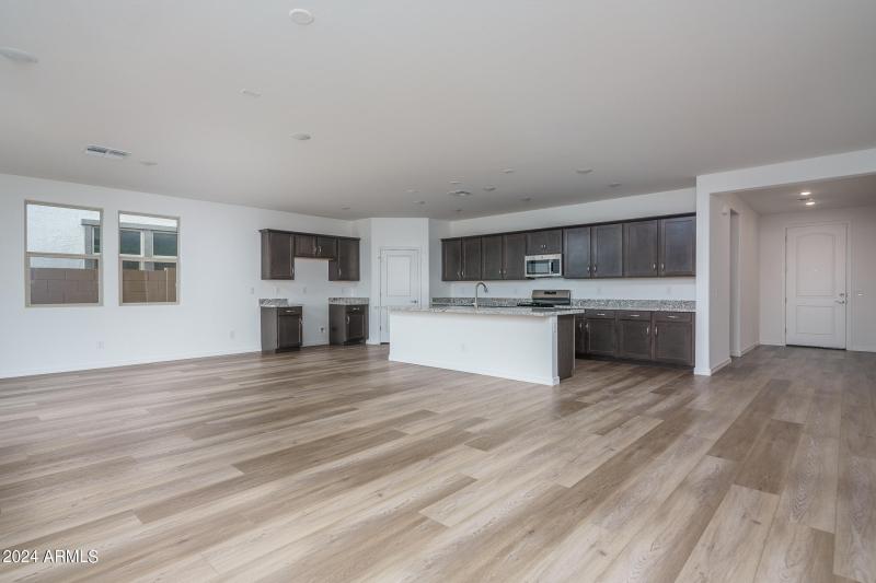 6B) GREAT ROOM