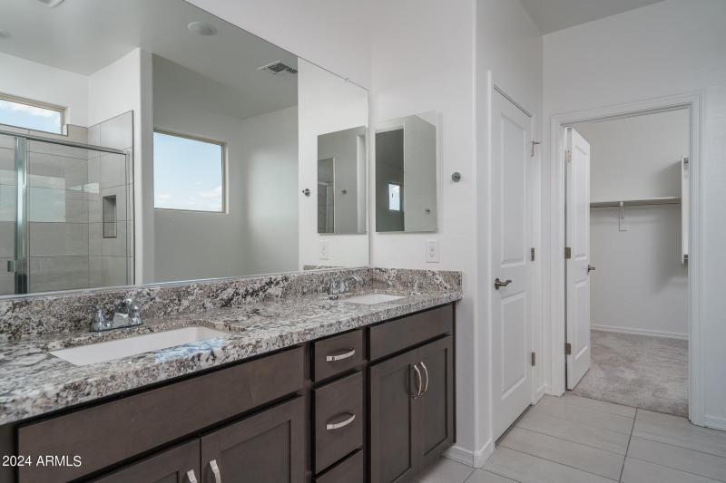 9) PRIMARY BATH