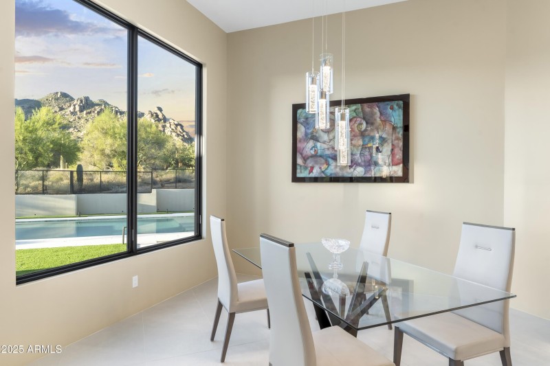 035_Casual Dining