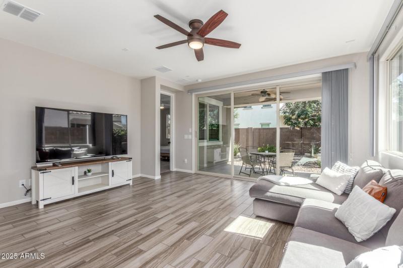 Family Room 11 Durant