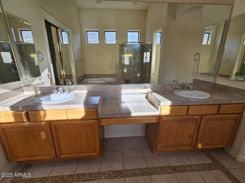 Primary Bath Dual SInks