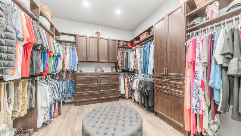 Walk-in-Closet