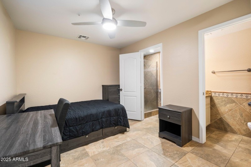 Primary bedroom 1
